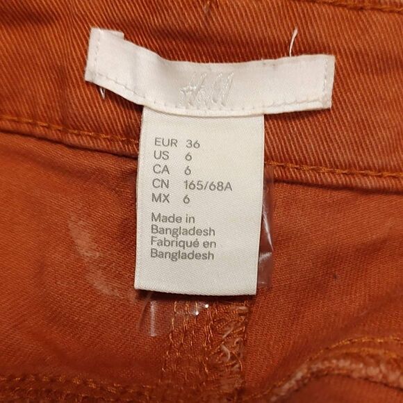 H&M Mid Rise Rust Colored Shorts Size 6 - Picture 3 of 4